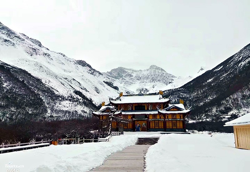 冬天的黄龙寺.jpg